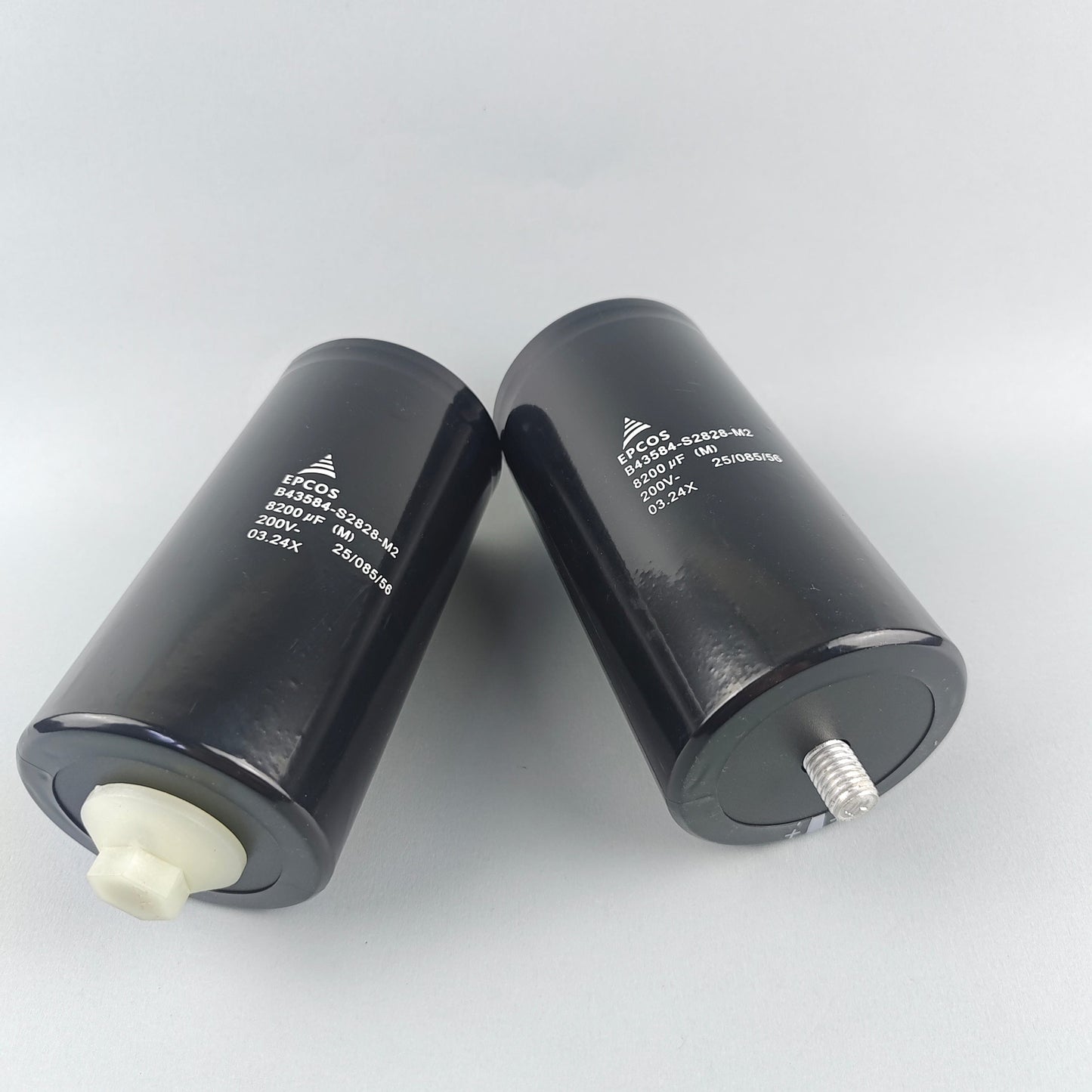 EPCOS EPCOS B43584-S2828-M2 8200UF 200V Capacitor (12 Pieces)