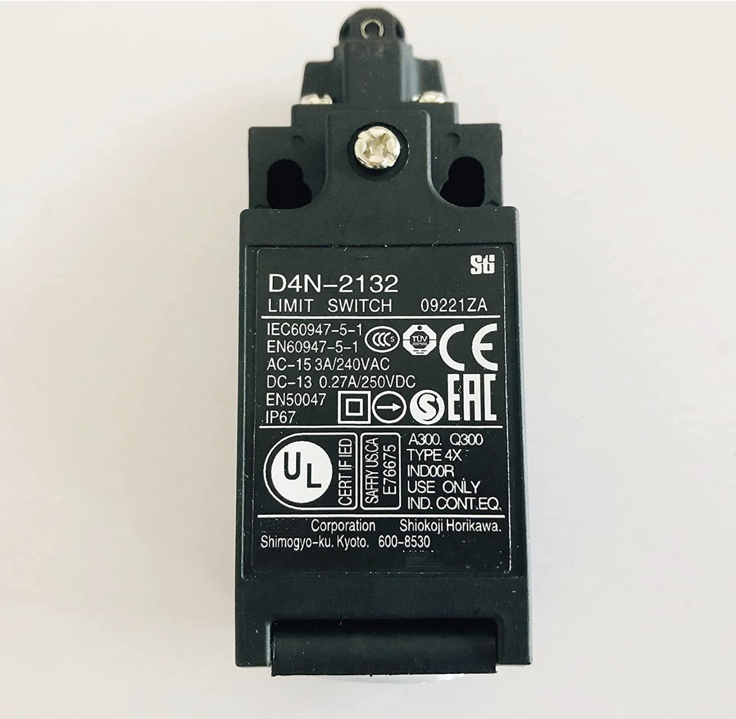 OMRON D4N-2132 Safety Limit Switch, 1NC/1NO, IP67 Protection, Roller Plunger