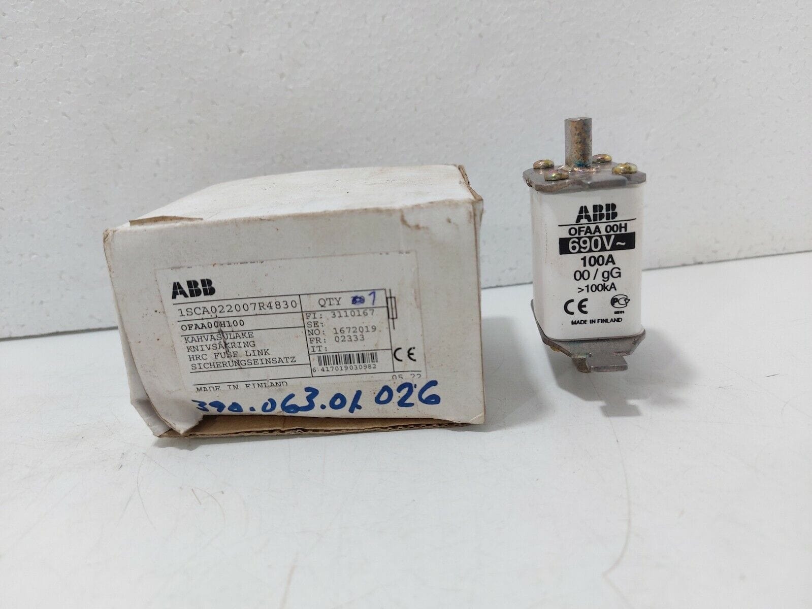 ABB OFAA00H 63A 3pcs ABB OFAA 00H 63A Fuses (3 Pieces)