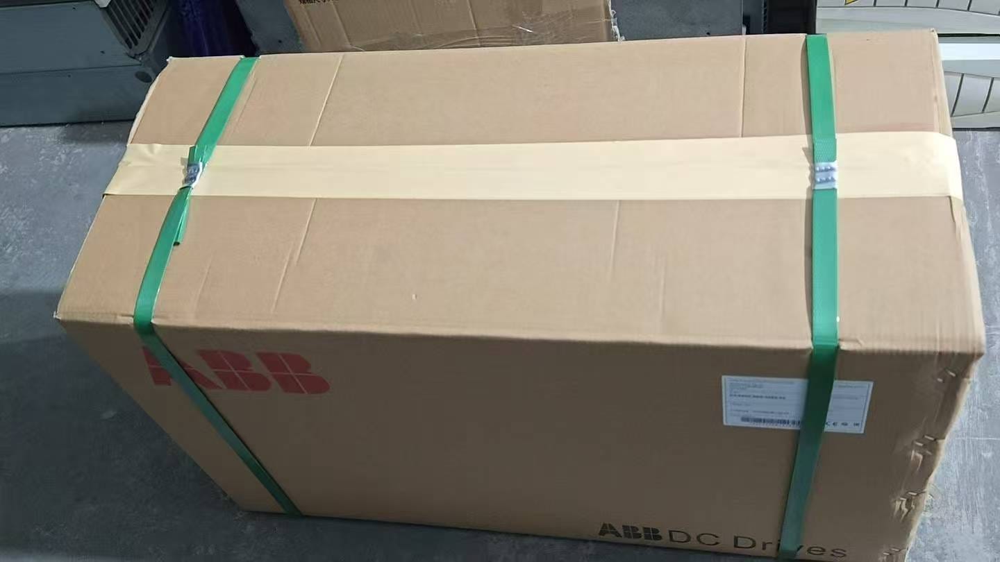 ABB Variable Speed Drive ABB 3ADT218431R4406 DCS800-S02-1000-05 Industrial DC Drive Module, 1000A, 230-525V, 4-Quadrant