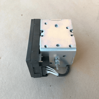 ABB VOLTAGE REGULATOR ABB 1SDA038312R1 Under Voltage Release, 220–240V AC, E1/6-T8 Compatibility - 1pc