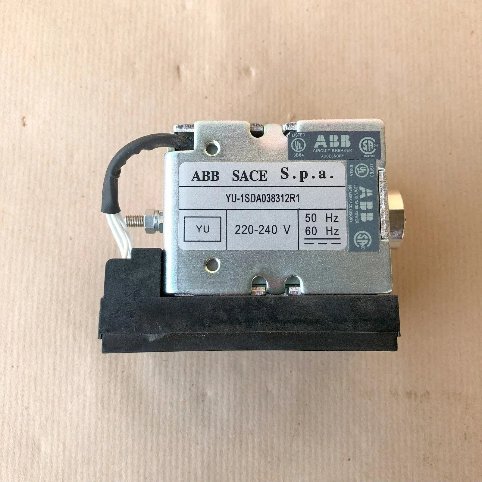 ABB VOLTAGE REGULATOR ABB 1SDA038312R1 Under Voltage Release, 220–240V AC, E1/6-T8 Compatibility - 1pc