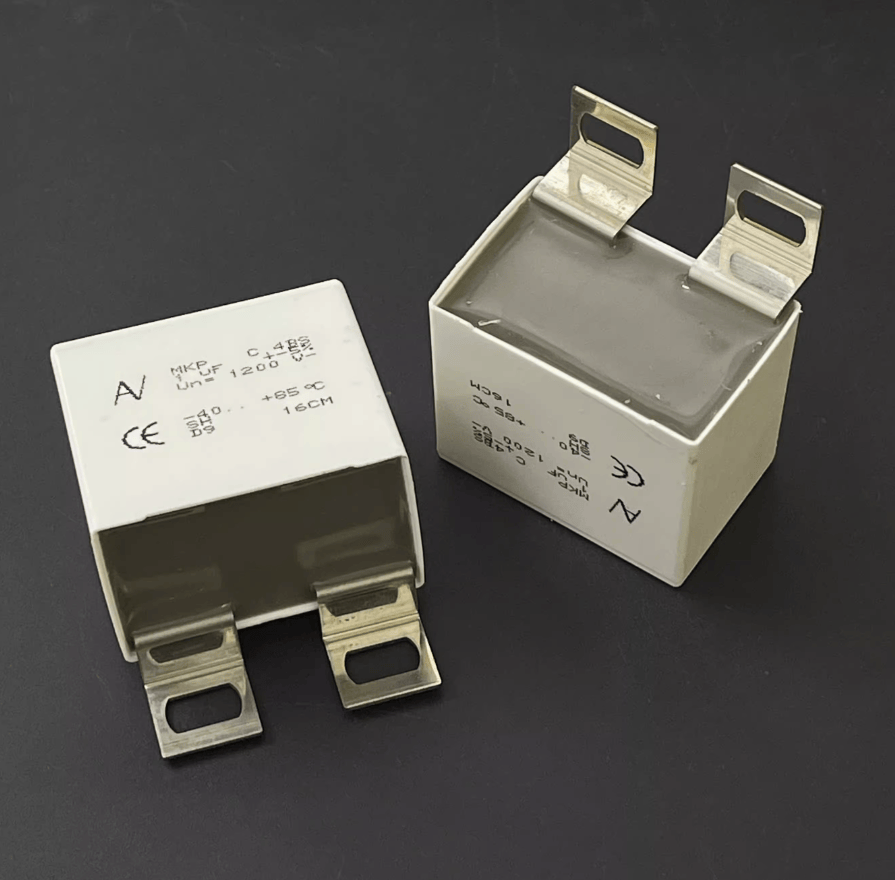 AV AV C4BS 1UF 1200V 105J Capacitor