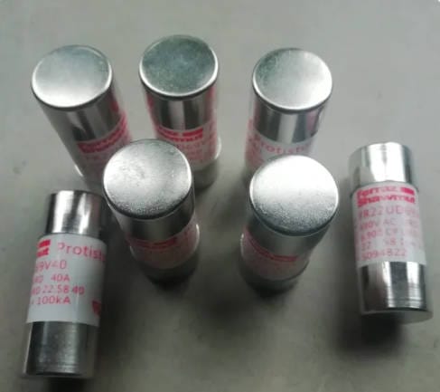 Ferraz Shawmut FR22GG69V125 10pcs Ferraz Shawmut FR22GG69V125 J219773 Fuses