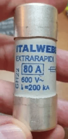 ITALWEBER ITALWEBER CH22, CH/P22 (22x58) 20A 25A 32A 40A 50A 63A 80A 100A / 1472020 1472025 1472032 1472040 1472050 1472063 1472080 1472100 Fuses