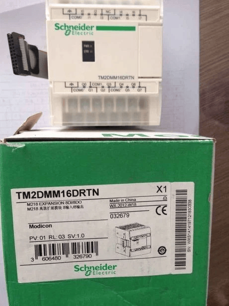 Schneider Digital I/O Modules Schneider TM2DMM16DRTN I/O Expansion Module, 8-Channel Digital Input and Output, Modicon M221 Series