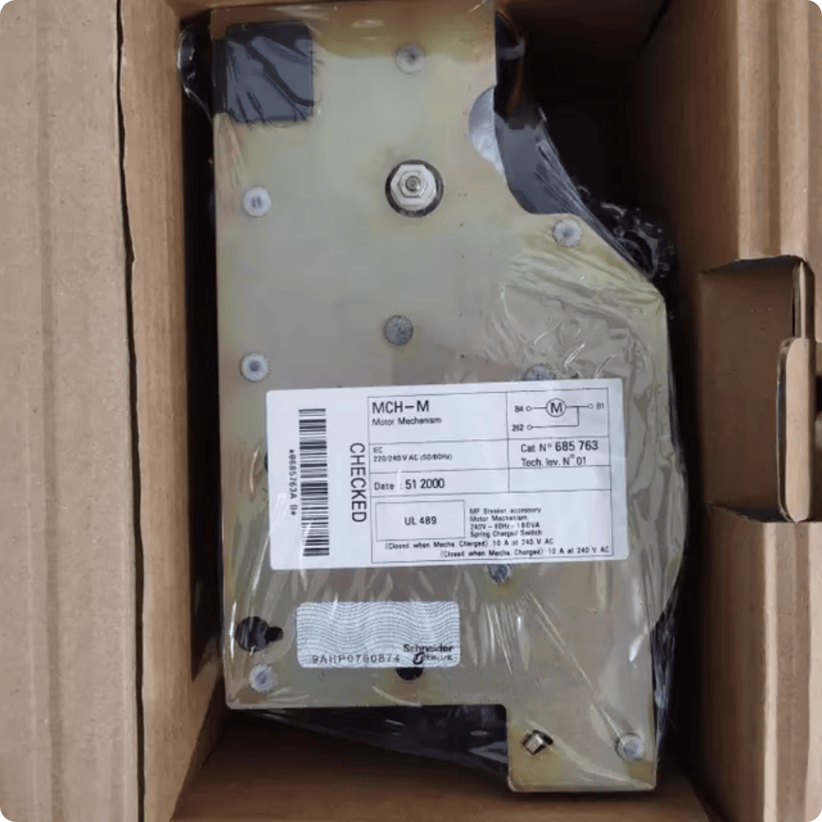 Schneider Molded Case Circuit Breakers Merlin Gerin 685763 MCH-M Motor Mechanism Circuit Breaker Operator, 200/240 VAC, 50/60 Hz