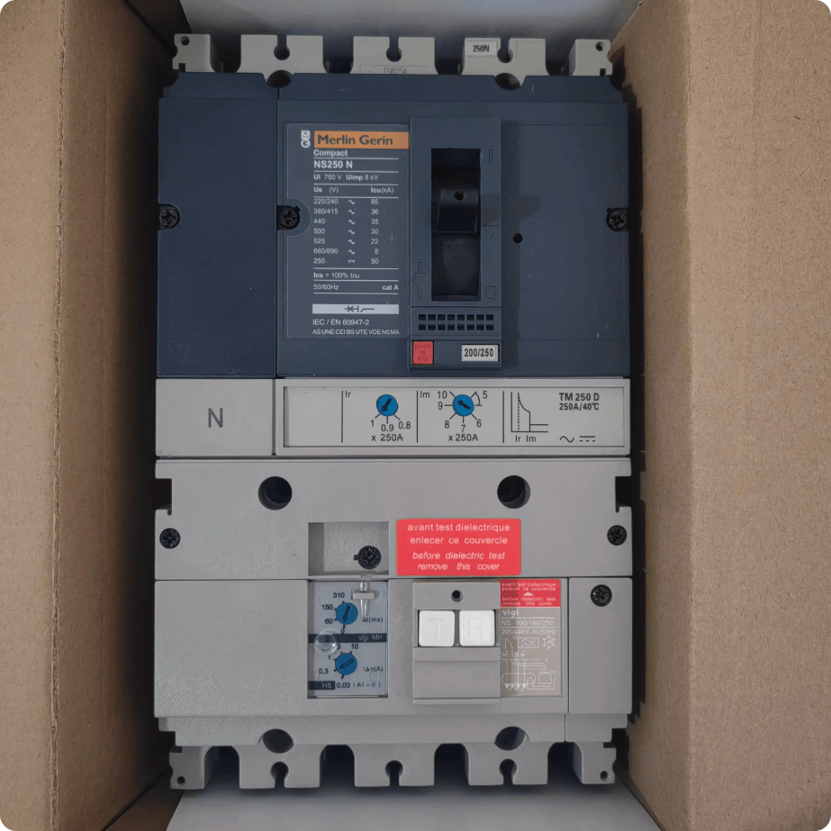 Schneider Molded Case Circuit Breakers Schneider Electric 29770 Compact NS100N Circuit Breaker, 100 A, 3-Pole 690 V AC