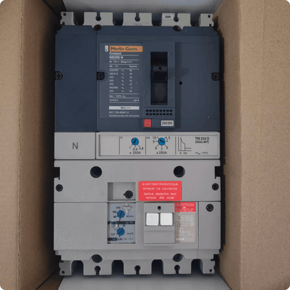 Schneider Molded Case Circuit Breakers Schneider Electric 29770 Compact NS100N Circuit Breaker, 100 A, 3-Pole 690 V AC