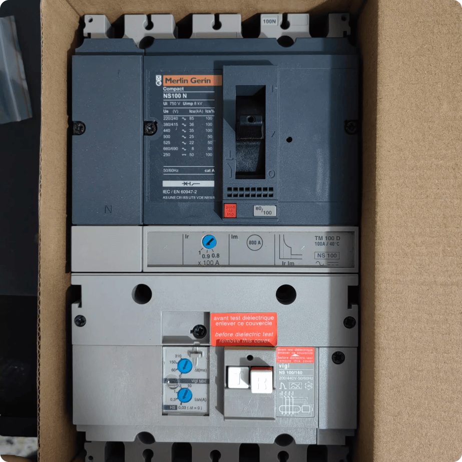 Schneider Molded Case Circuit Breakers Schneider Electric 29770 Compact NS100N Circuit Breaker, 100 A, 3-Pole 690 V AC
