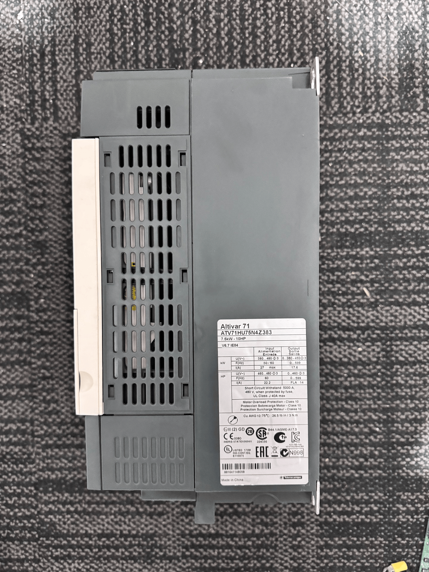 Schneider Schneider ATV71HU22N4Z 2.2kW-3HP - 480V variable speed drive