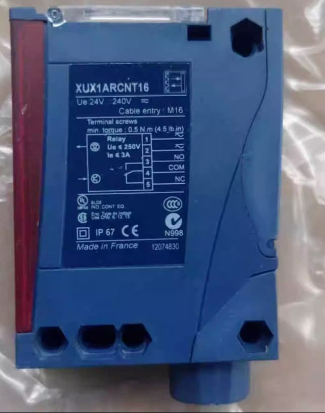 Produktbild von Schneider Electric XUX0AKSAT16T – Optoelektronischer Sensor, Sender, 12-24V DC, Klemmleistenanschluss, Für Industrieautomation